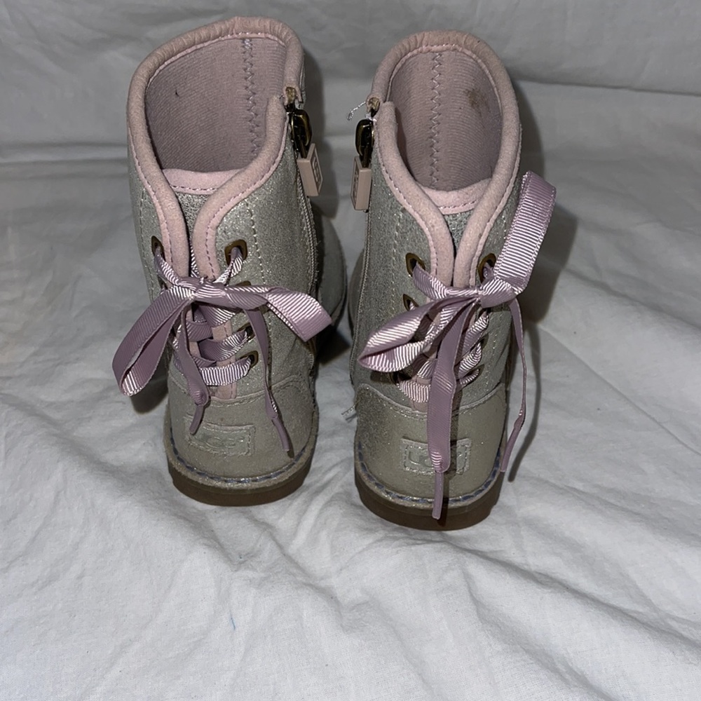 UGGs - Picture 3 of 4